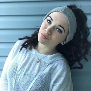 Meet your Posher, Holly anne